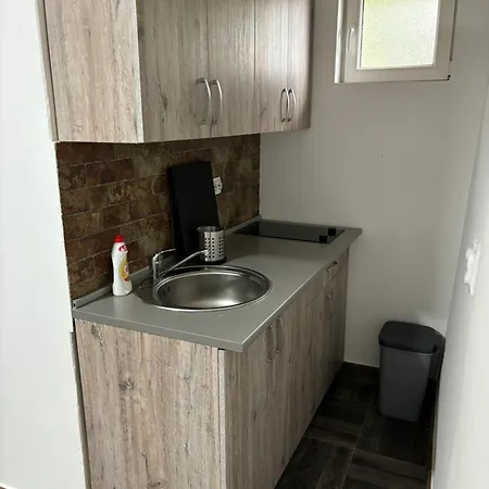 Kucica U Pesku بيت للعطل *